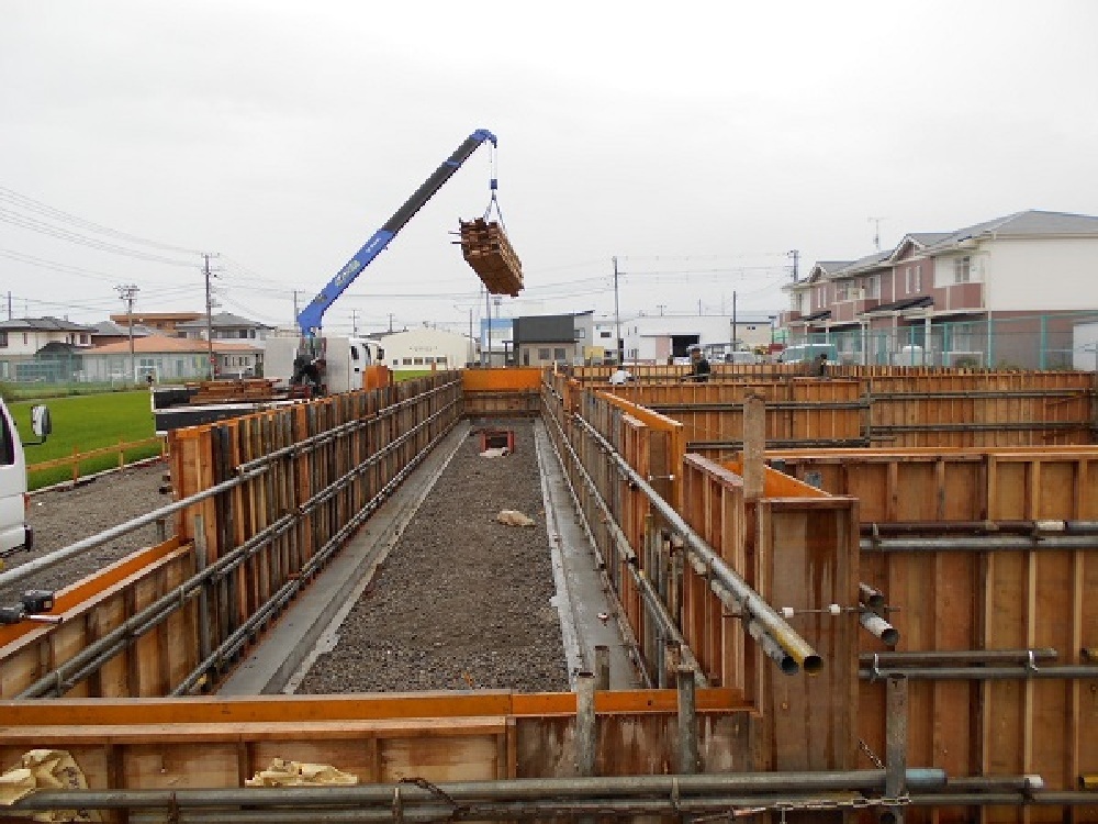 基礎　型枠工事